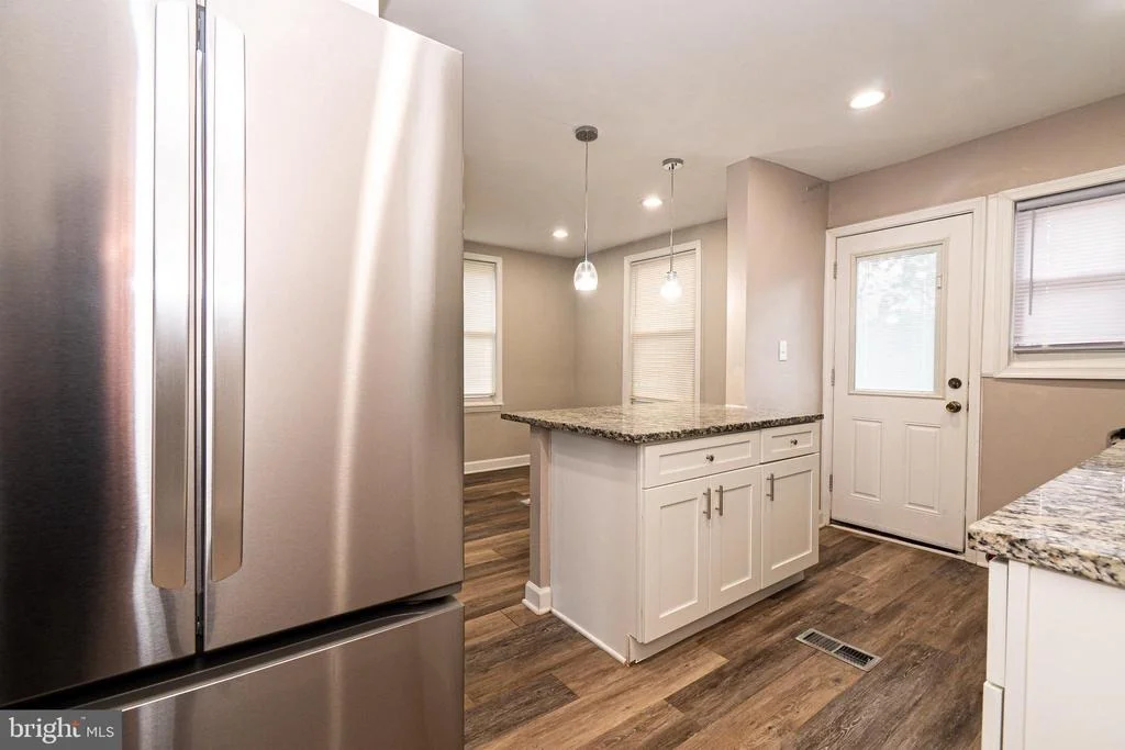 Photo of 5107 LAUREL AVENUE