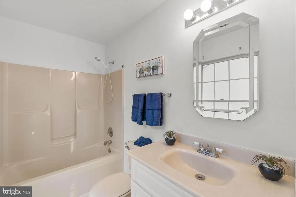 Photo of 7580 MERRYMAKER WAY