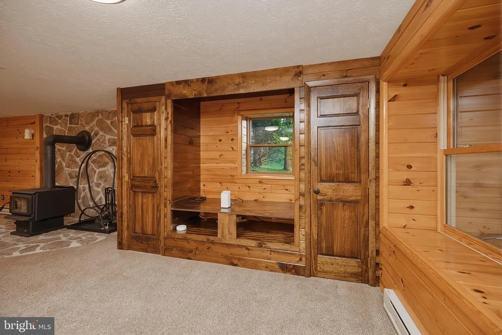 Photo of 253 GLEANINGS DRIVE