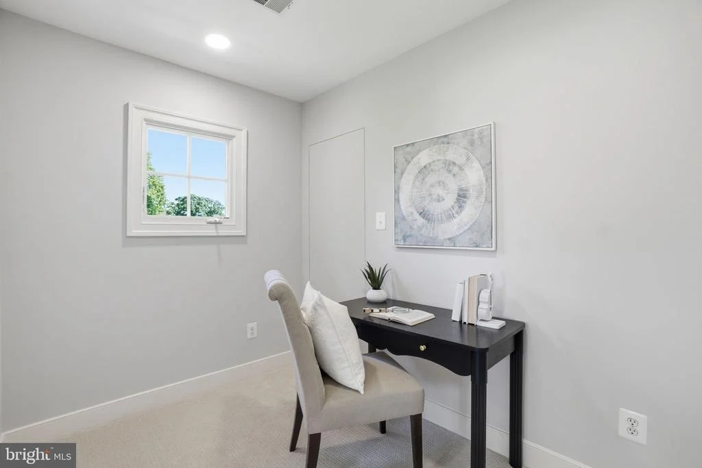 Photo of 2808 JOHN MARSHALL DRIVE