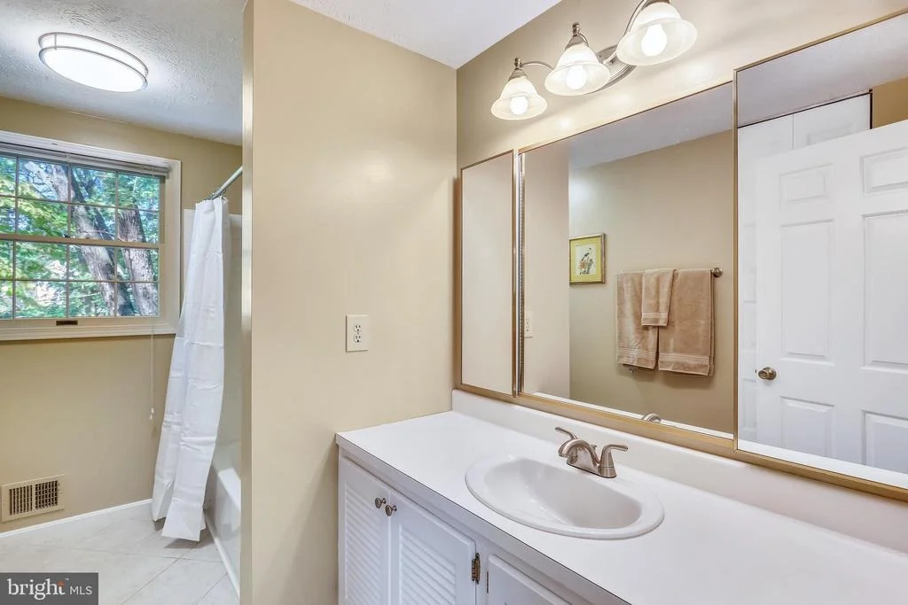 Photo of 9301 HUNTMASTER ROAD