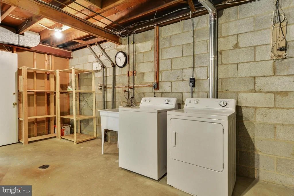 Photo of 525 WHITINGHAM DRIVE