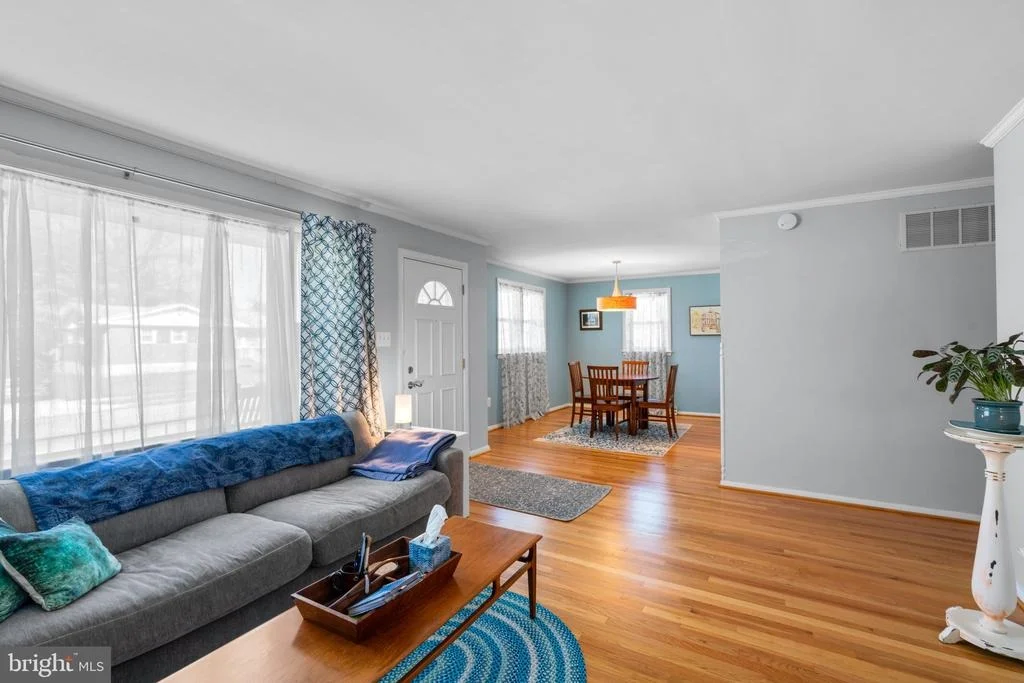 Photo of 423 NEEPIER ROAD