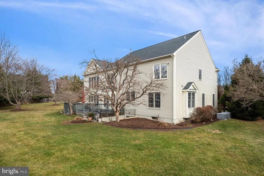 Photo of 10 MAPLECREST COURT