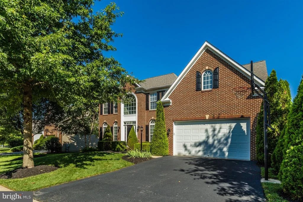 Photo of 610 GLENBROOK DRIVE