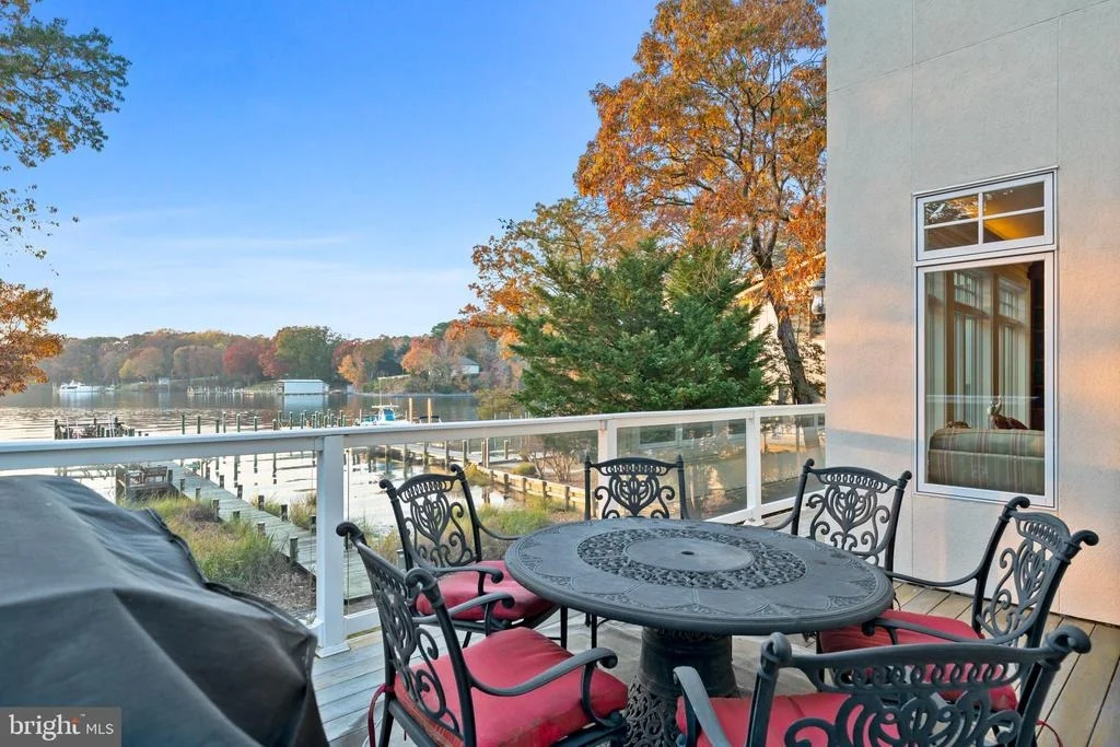 Photo of 206 HARBOR DRIVE