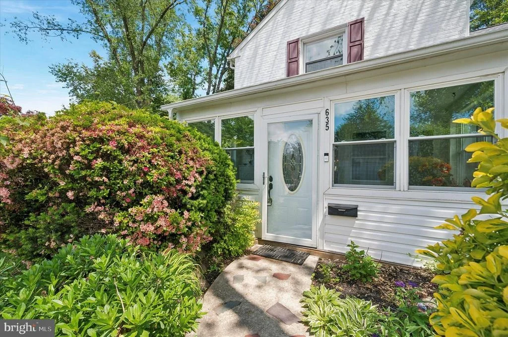 Photo of 635 LUKENS AVENUE