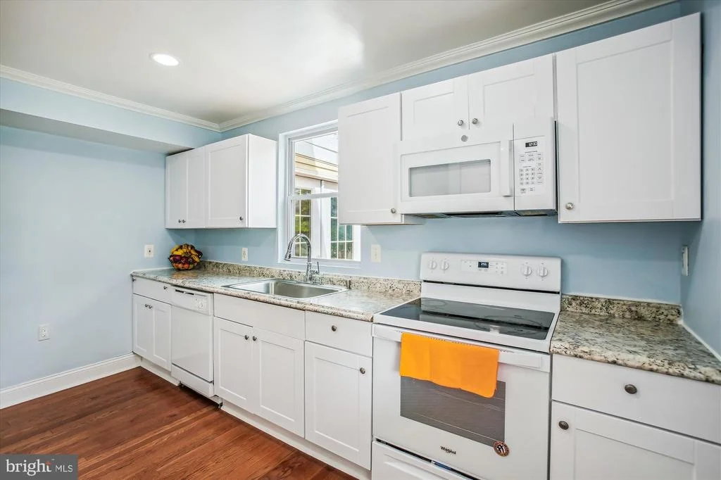 Photo of 904 OAK STREET
