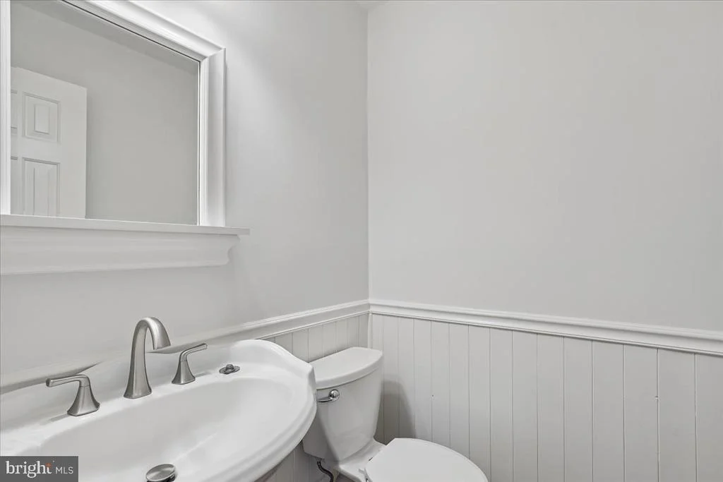 Photo of 8253 HONEYSUCKLE ROAD