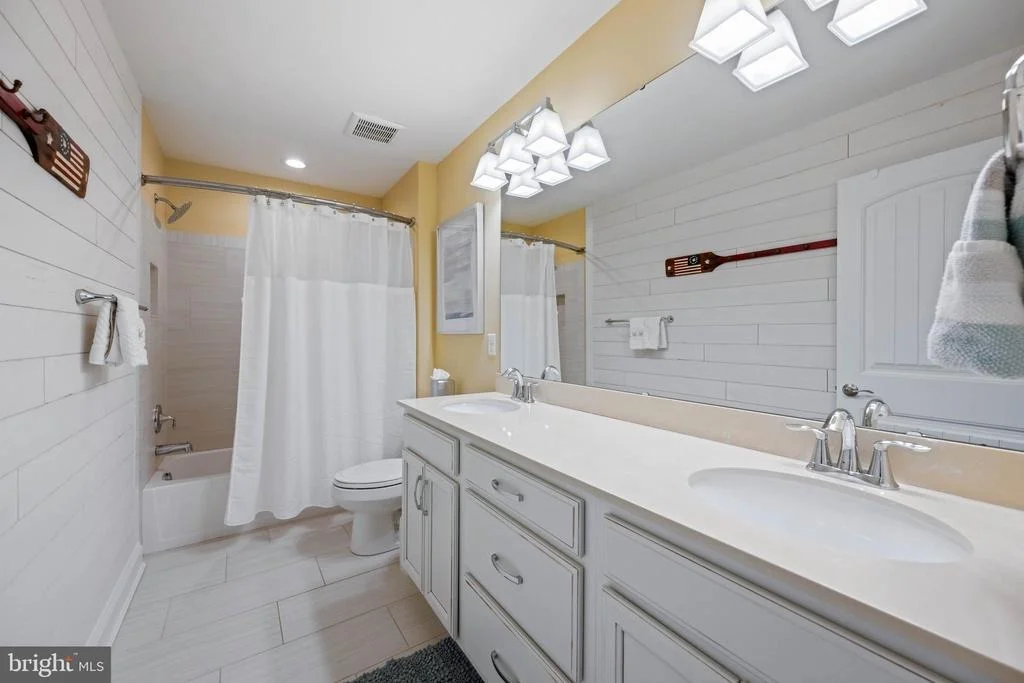 Photo of 33985 DARLINGTON STREET