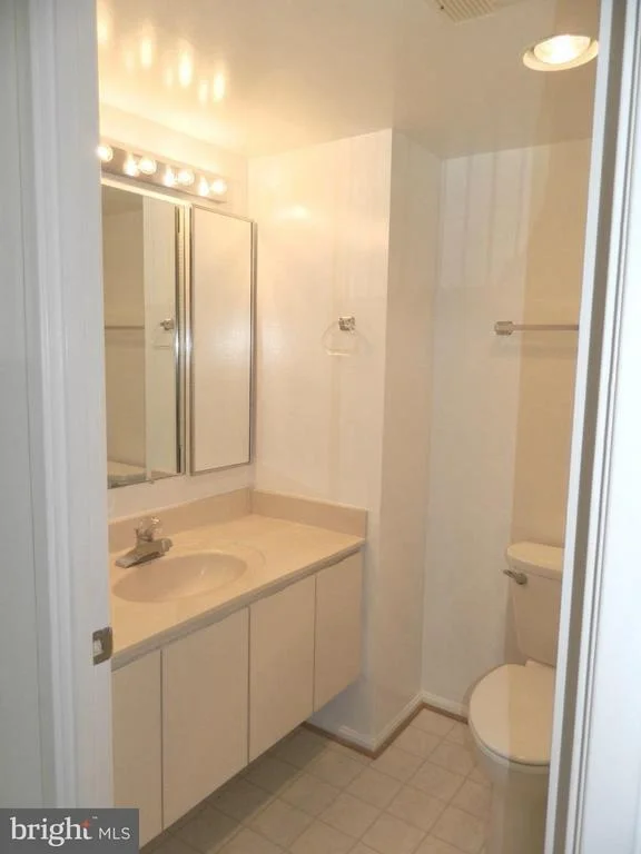 Photo of Unit 2107 at 15107 INTERLACHEN DRIVE