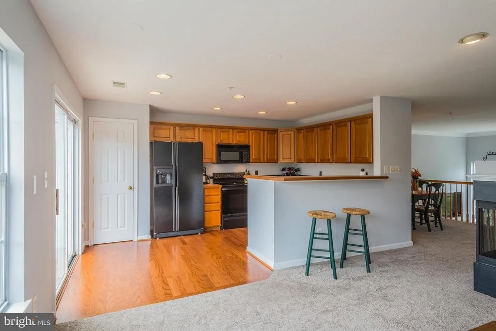 Photo of Unit 2128 at 1908 CRESCENT PARK DRIVE
