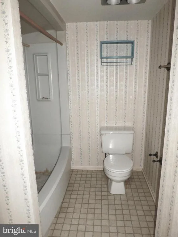 Photo of Unit 1311 at 15101 INTERLACHEN DRIVE