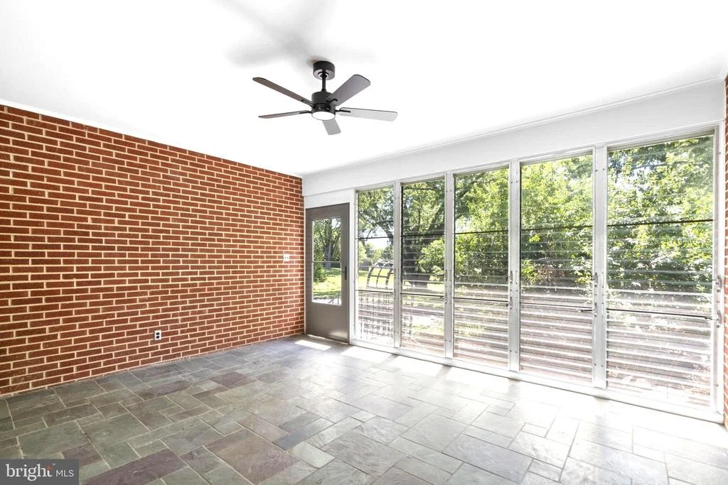 Photo of 18015 MUNCASTER ROAD