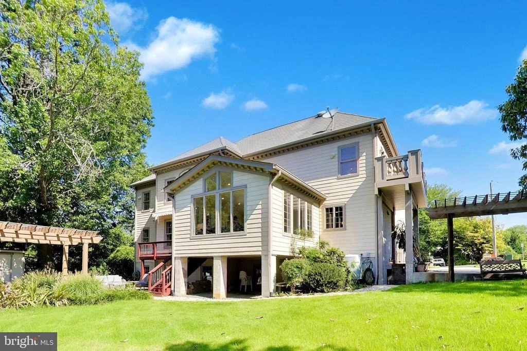 Photo of 6639 LOCUST WAY