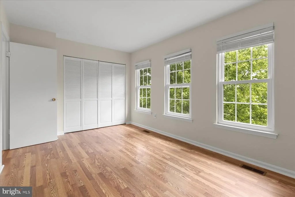 Photo of Unit 191 at 1842 BRONZEGATE BOULEVARD
