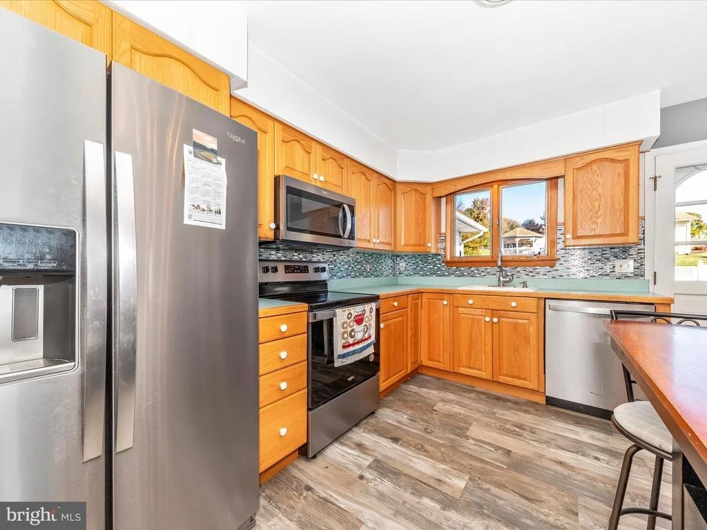 Photo of 9242 OAK TREE CIRCLE