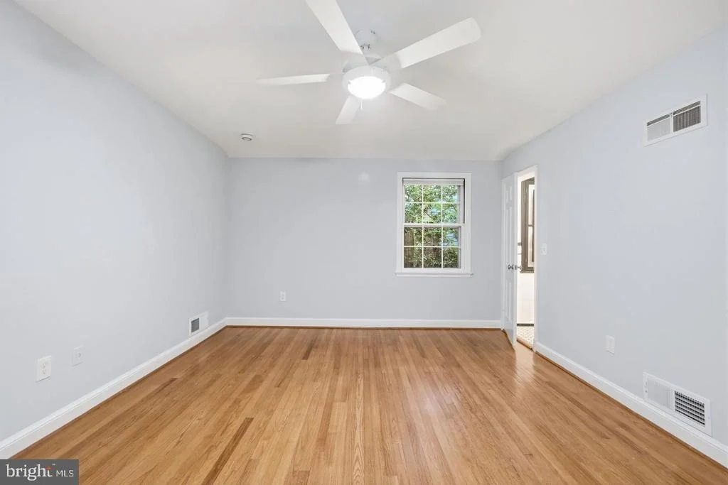 Photo of 5910 OVERLEA ROAD