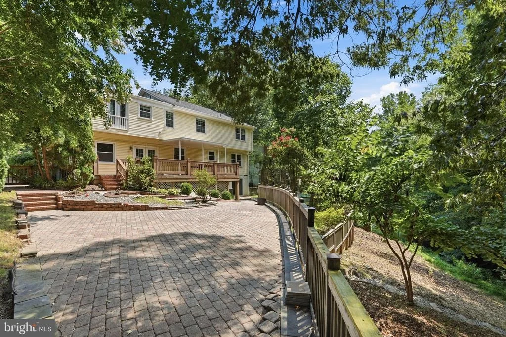 Photo of 7316 WALNUT KNOLL DRIVE