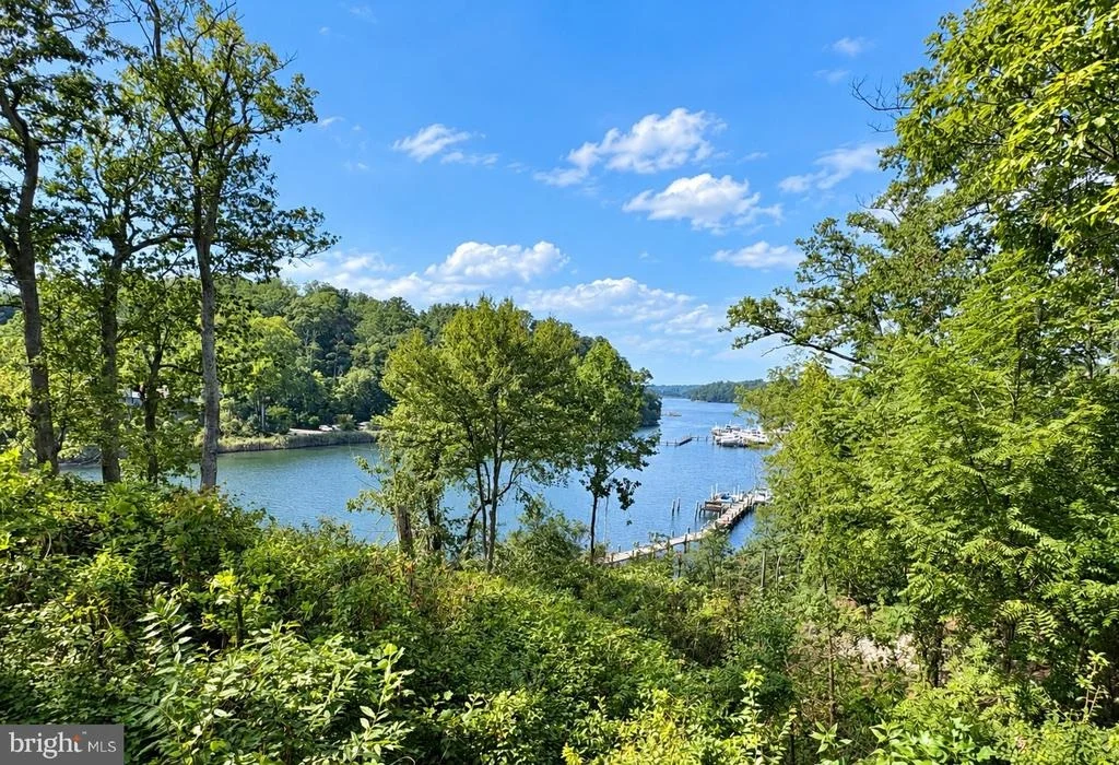 Photo of 575 LAUREL ROAD
