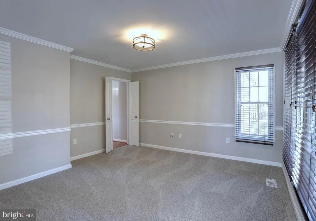 Photo of 8278 LEISHEAR ROAD