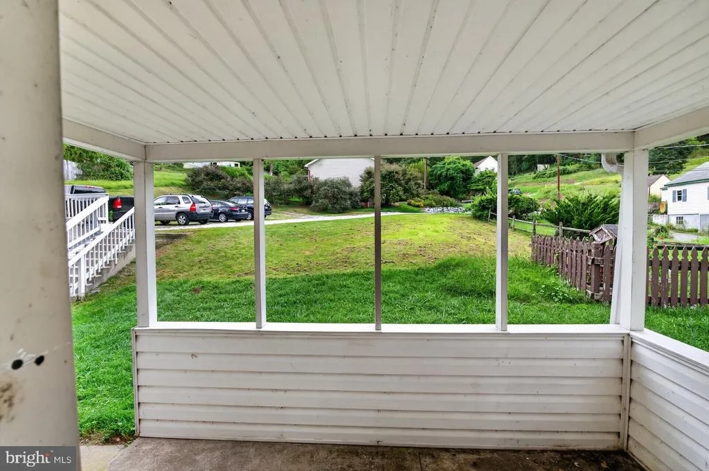 Photo of 18854 SANDYHOOK ROAD