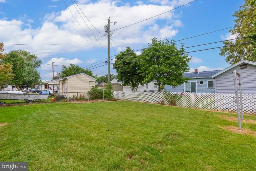 Photo of 8202 LONGPOINT ROAD