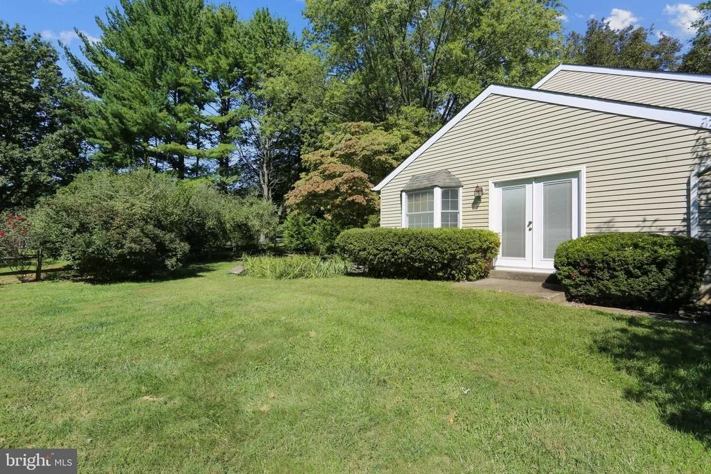 Photo of 9301 HUNTMASTER ROAD
