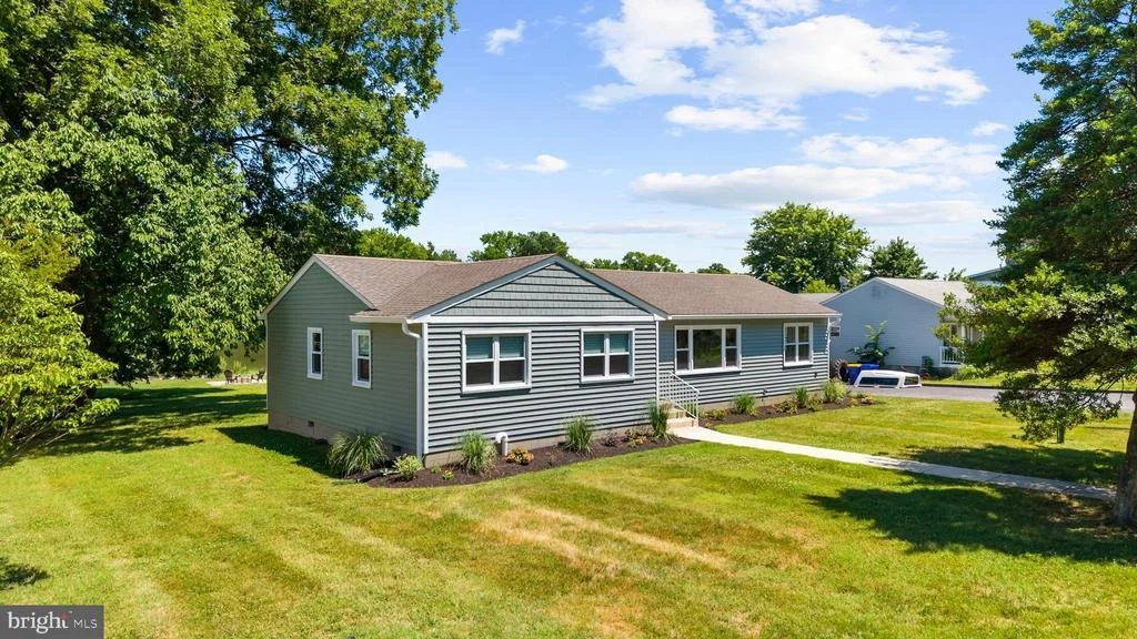 Photo of 205 RIVERSIDE DRIVE