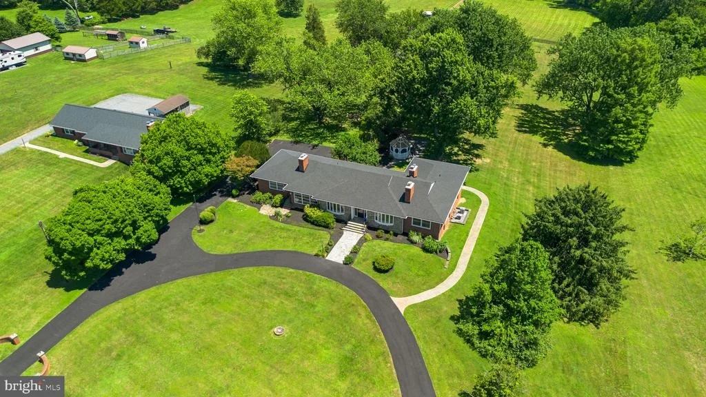 Photo of 18015 MUNCASTER ROAD