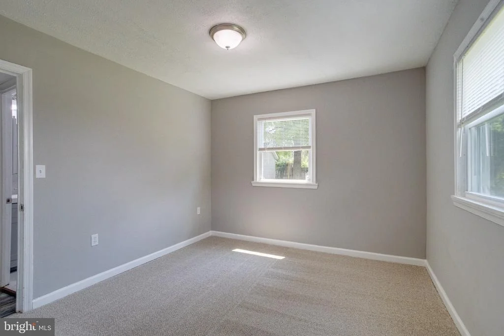 Photo of 215 GLIDER DRIVE