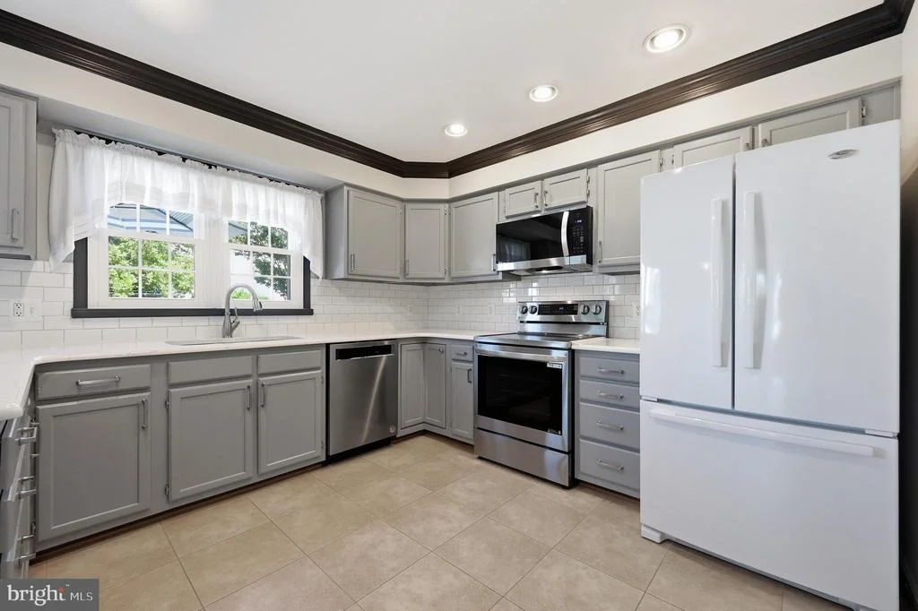 Photo of 1019 CHINABERRY DRIVE