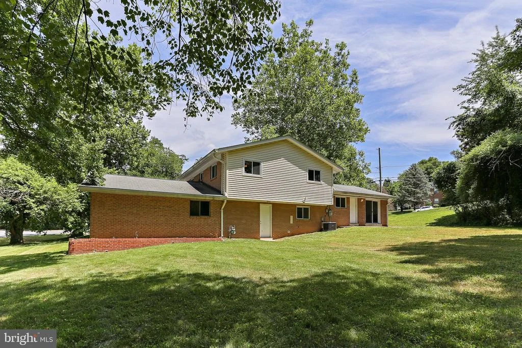 Photo of 13324 SHERWOOD FOREST DRIVE