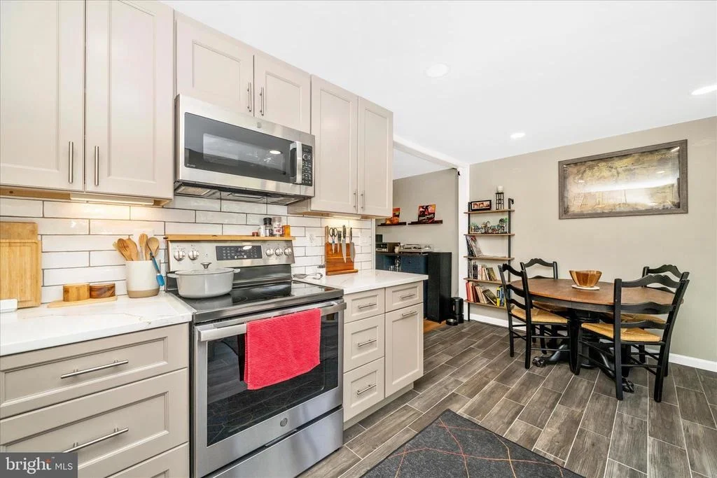 Photo of 5696 PEBBLE DRIVE