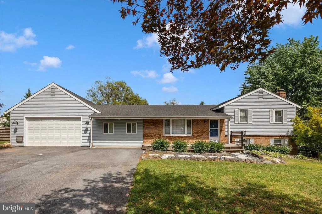 Photo of 3905 SUGARLOAF DRIVE