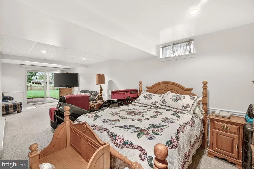 Photo of 2094 E GREENLEAF DRIVE