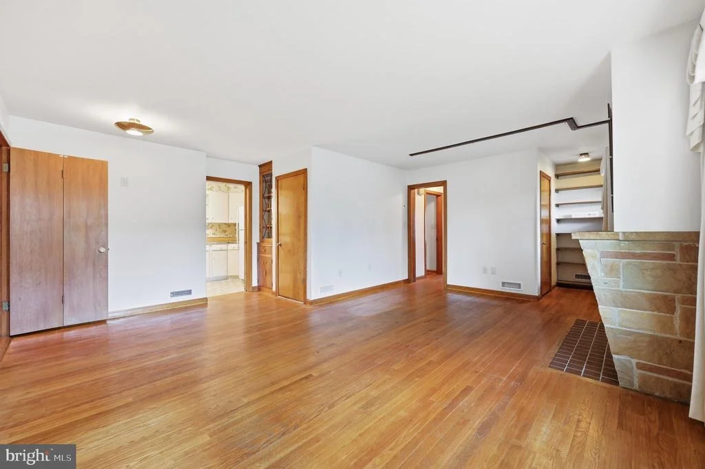 Photo of 114 FAIRVIEW AVENUE