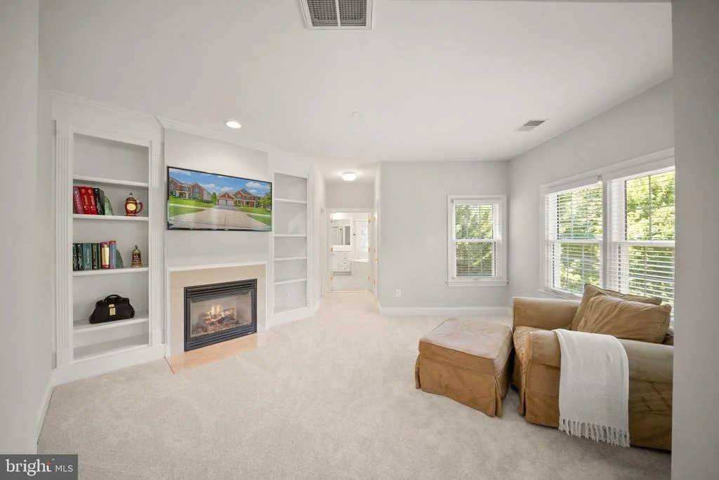 Photo of 43916 RIVERPOINT DRIVE