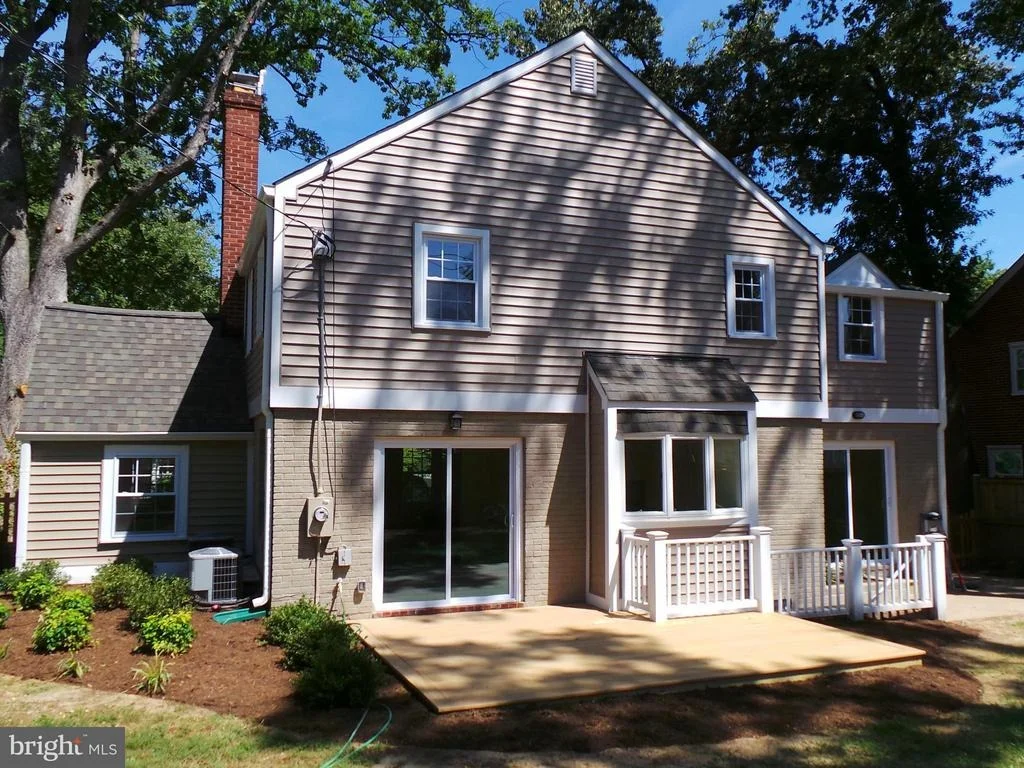 Photo of 1508 OAKCREST DRIVE