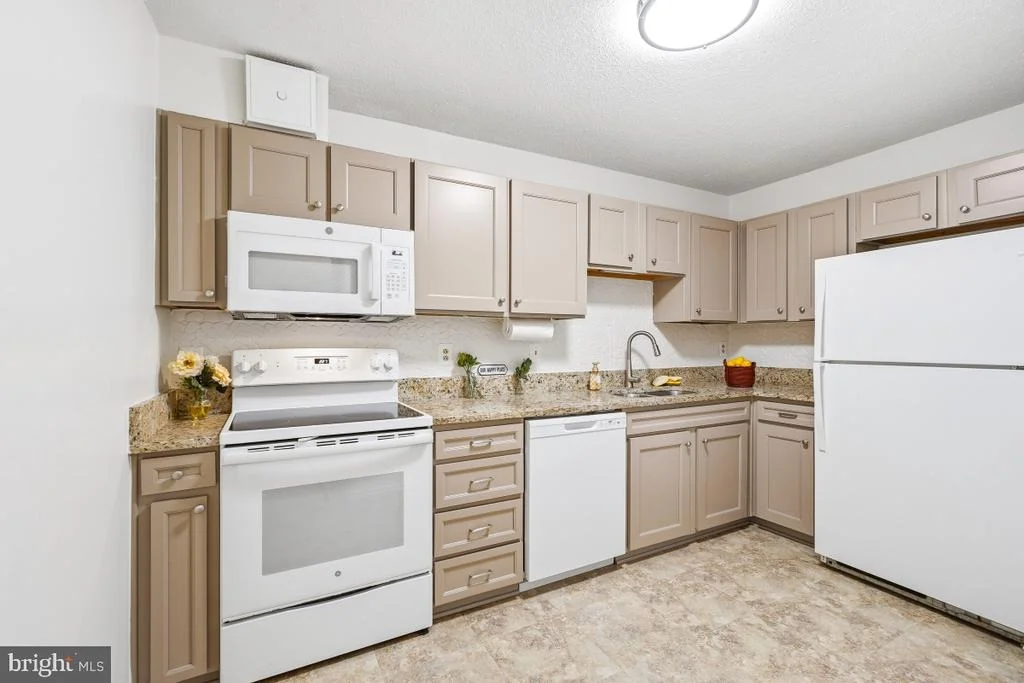 Photo of Unit 2215 at 15107 INTERLACHEN DRIVE