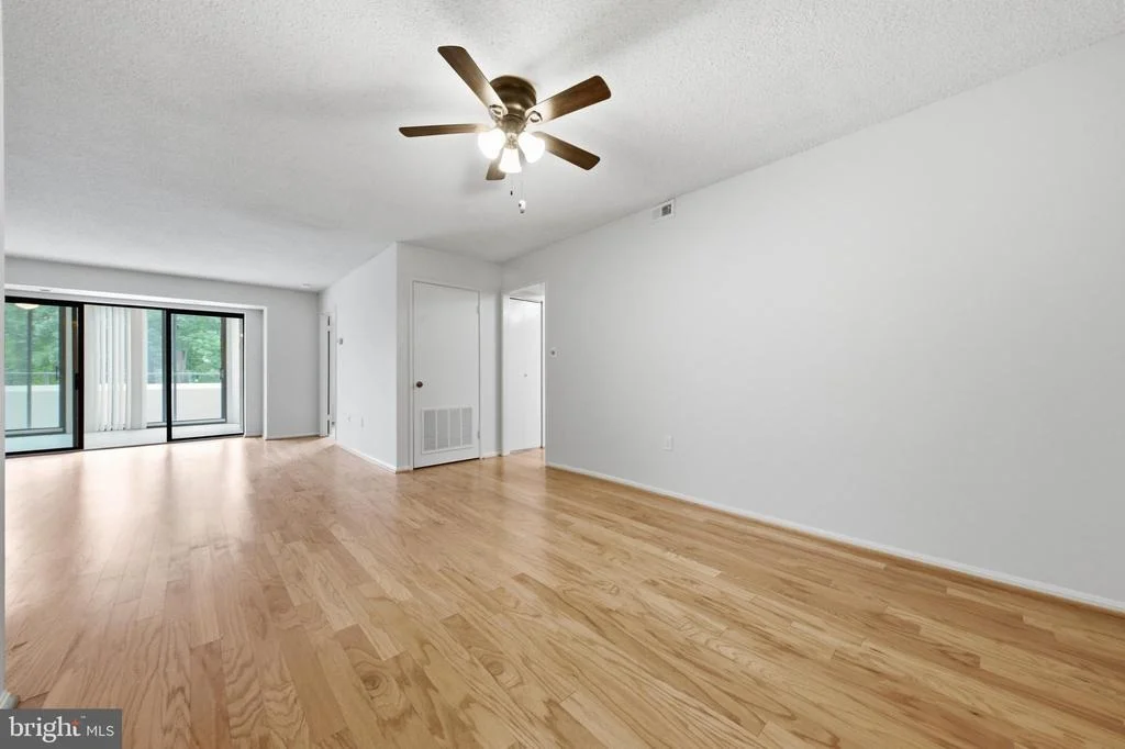 Photo of Unit 2115 at 15107 INTERLACHEN DRIVE