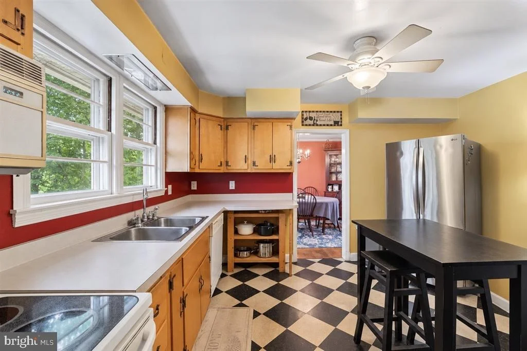 Photo of 1221 DULANEY VALLEY ROAD