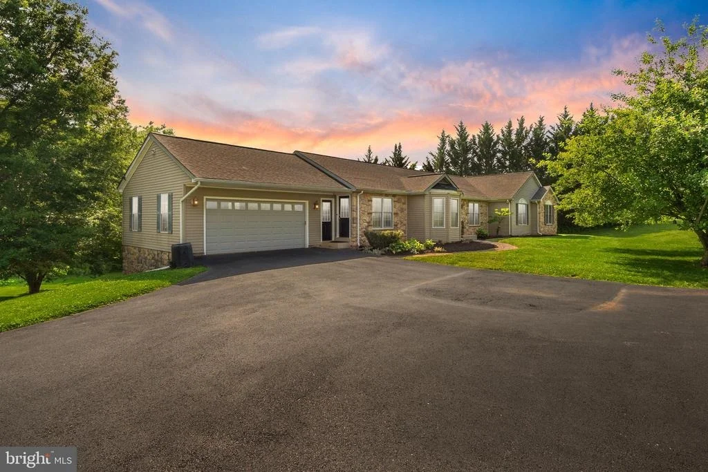 Photo of 8613 HOLLOW ROAD