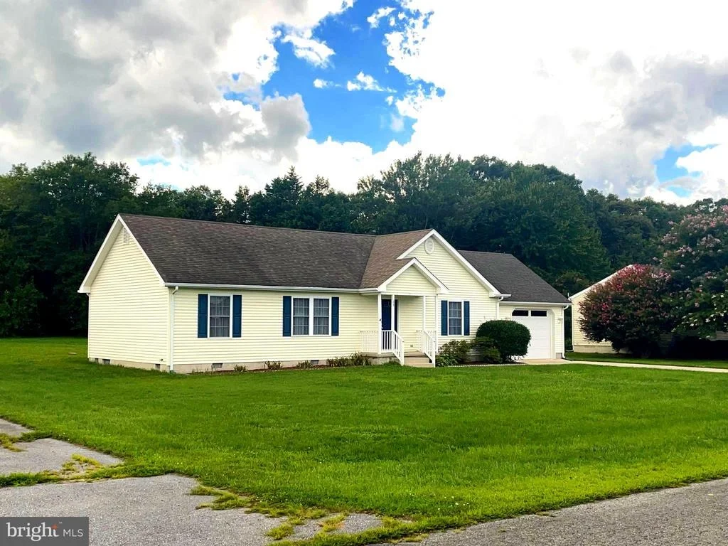 Photo of 28 CIRCLE DRIVE W