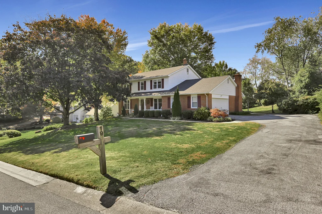 Photo of 19 TENBY CHASE DRIVE