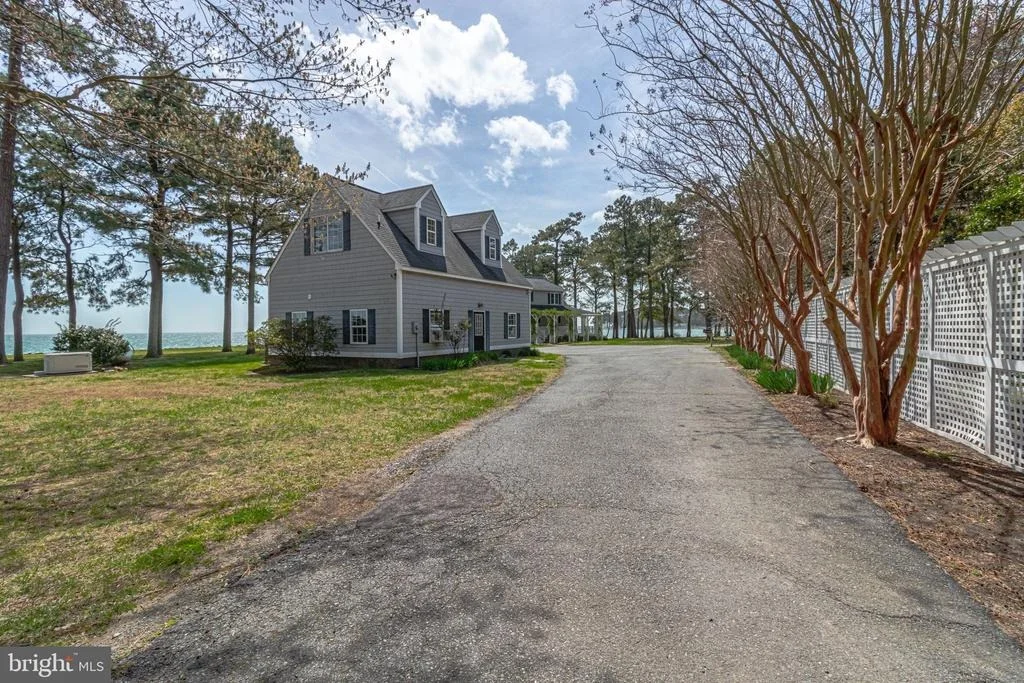 Photo of 672 TASKMAKER LANE
