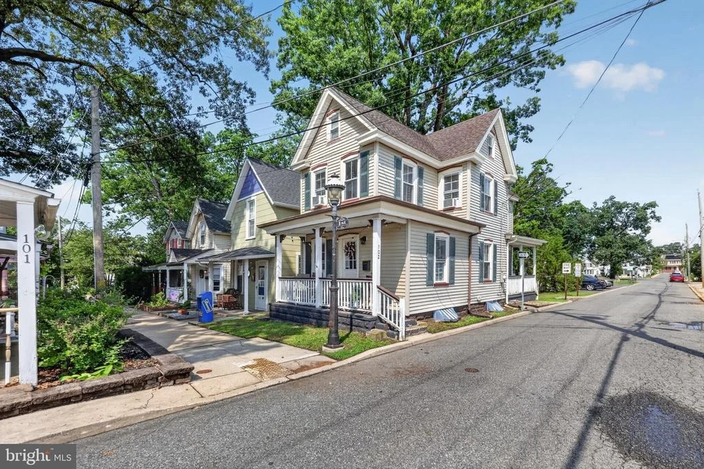 Photo of 102 1ST AVENUE