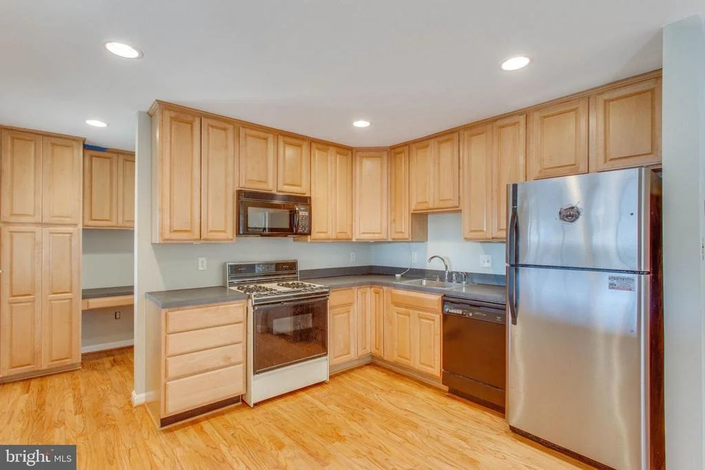 Photo of 10409 FOREST AVENUE
