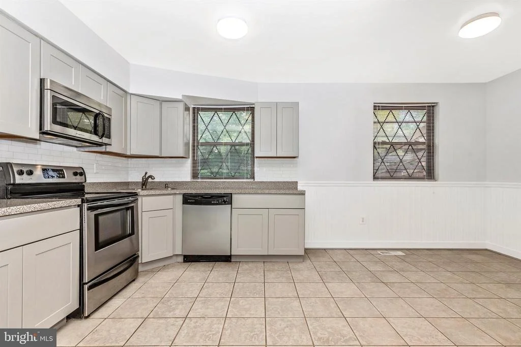 Photo of 5912 MAPLE TERRACE