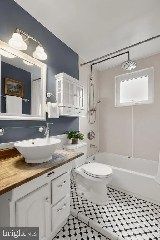 Photo of 2708 EVERGREEN AVENUE